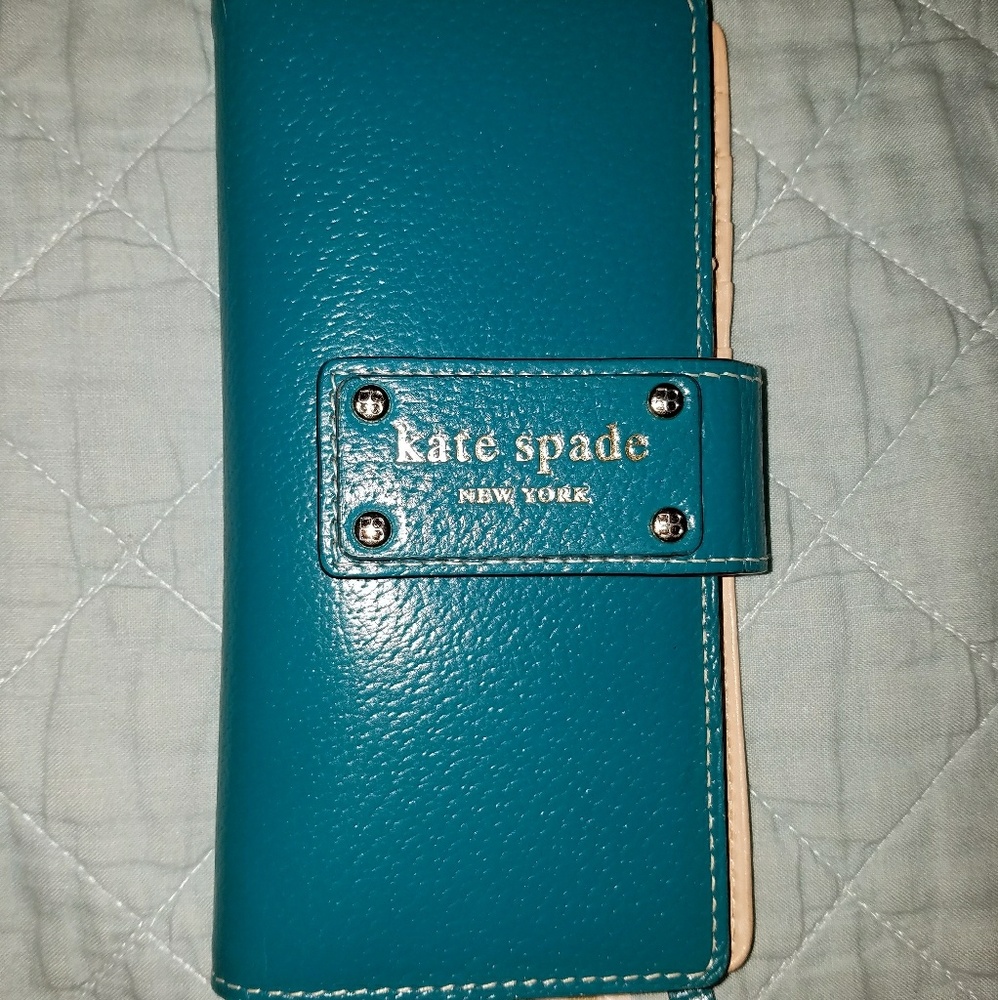 EUC Kate Spade New York Stacy Wallet in Peacock